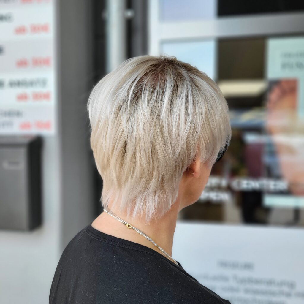 Haare Färben Blondieren Strähnchen bester Friseursalon Diamonds Kerpen