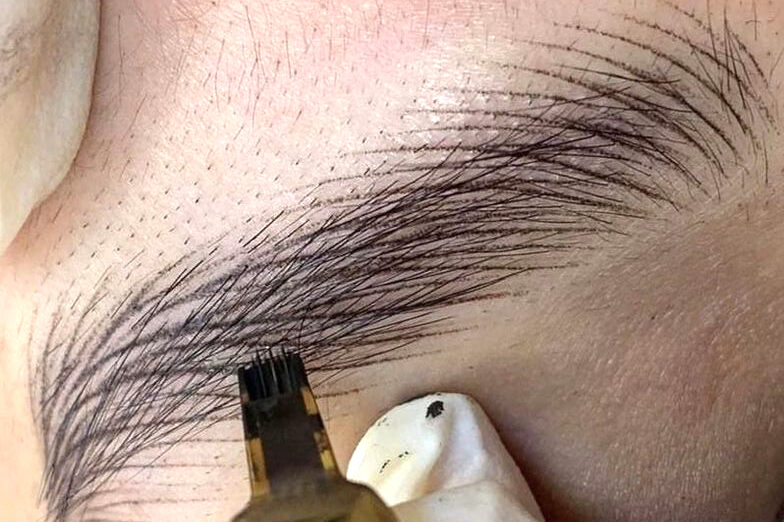 Microblading von Augenbrauen Kerpen Frechen